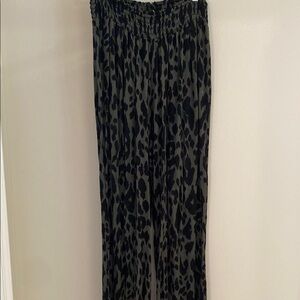 Black and Forest Green Wide Leg Pants with Animal Print. XL
